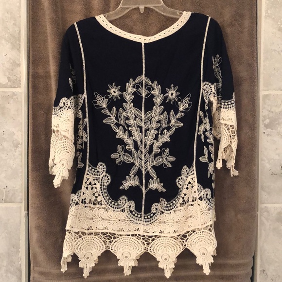 Navy and Creme Lace Top - Picture 2 of 2